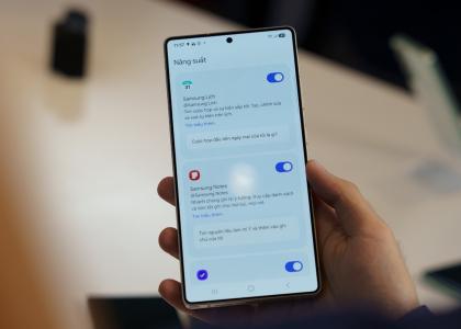 Galaxy S25 Ultra tiên phong trang bị mặt kính Corning Gorilla Armor 2 với công nghệ chống chói.