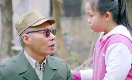 Vợ NSND Công Lý lên tiếng khi bị nói ép chồng làm điều này