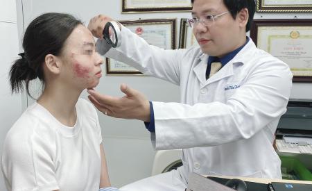 Uống thuốc tránh thai điều trị mụn, cô gái trẻ nhận kết đắng sau 3 tuần