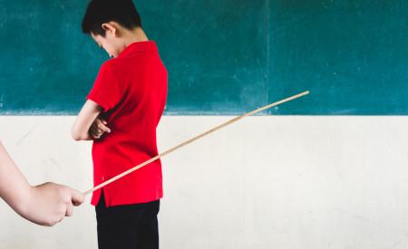 Trường bắt học sinh in 1.000 bản kiểm điểm